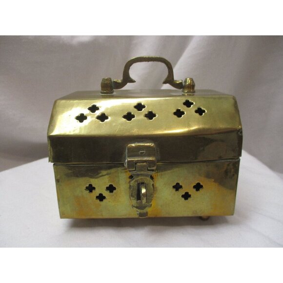 Cricket Box~For Good Luck~Trinkets Jewels Secrets Crickets Vintage Brass - Picture 1 of 7